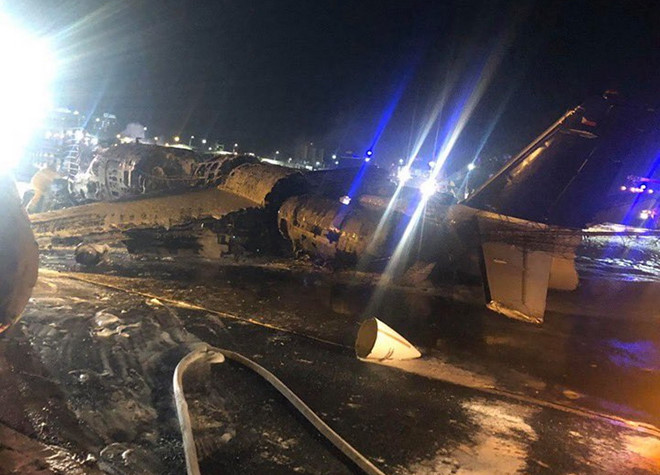  Hiện trường vụ máy bay phát nổ tại sân bay ở Manila - G-Saram